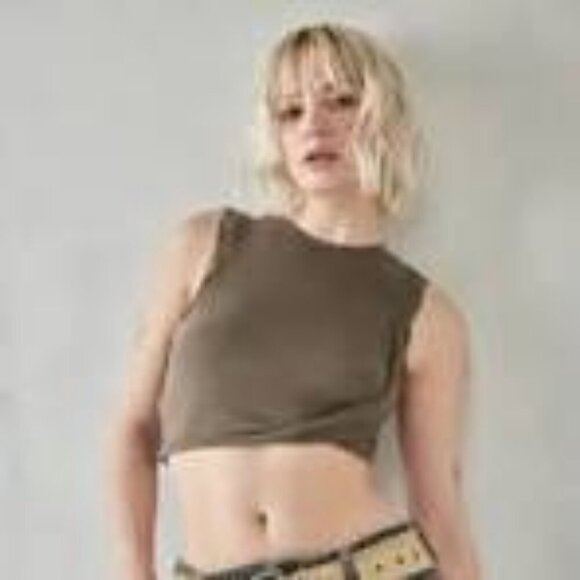 BDG Urban Outfitters Torn Up Sleeveless Crop Tank Top Round‎ Neck Women M NWT - Picture 5 of 11